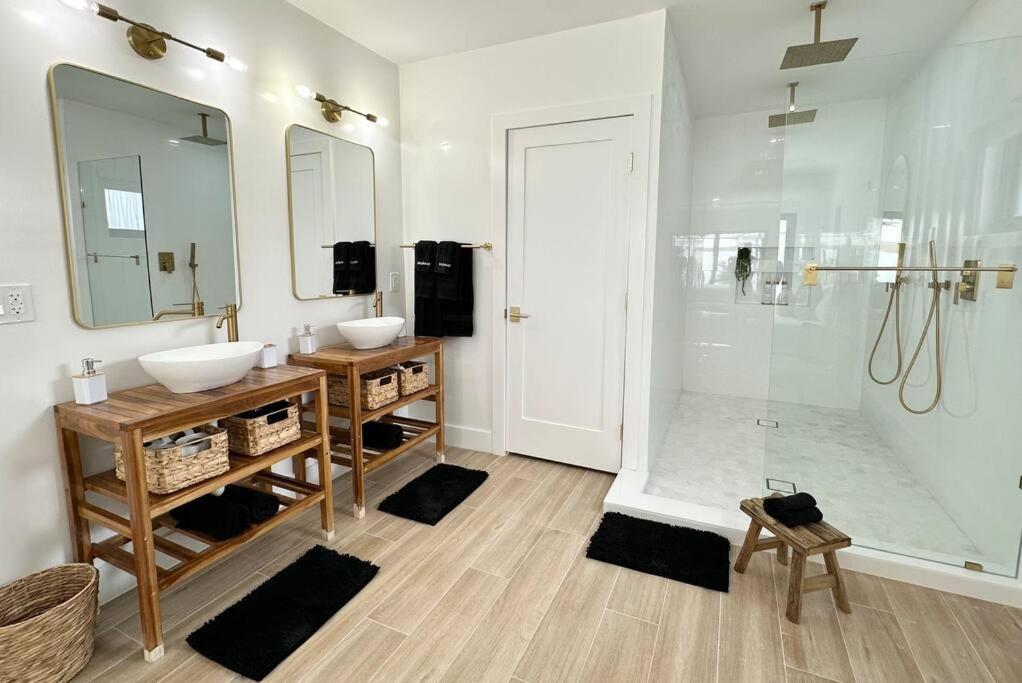Pool Sleeps 8 Mins To Calle 8 Sobe Brickell * Miami