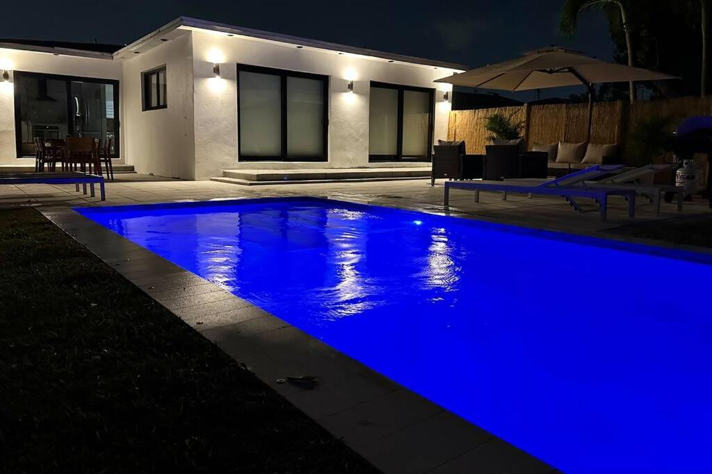 Holiday home Pool Sleeps 8 Mins To Calle 8 Sobe Brickell Miami