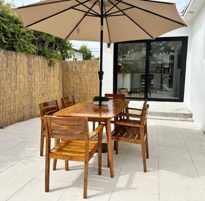 Holiday home Pool Sleeps 8 Mins To Calle 8 Sobe Brickell